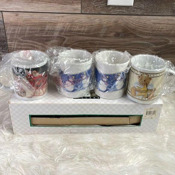 Christmas Village Set of Four Coffee/Tea Cups - Picture 2 of 8